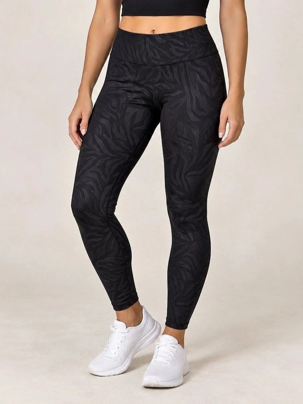 KORAL Abstract Leggings in Black tonal Size Medium Like New